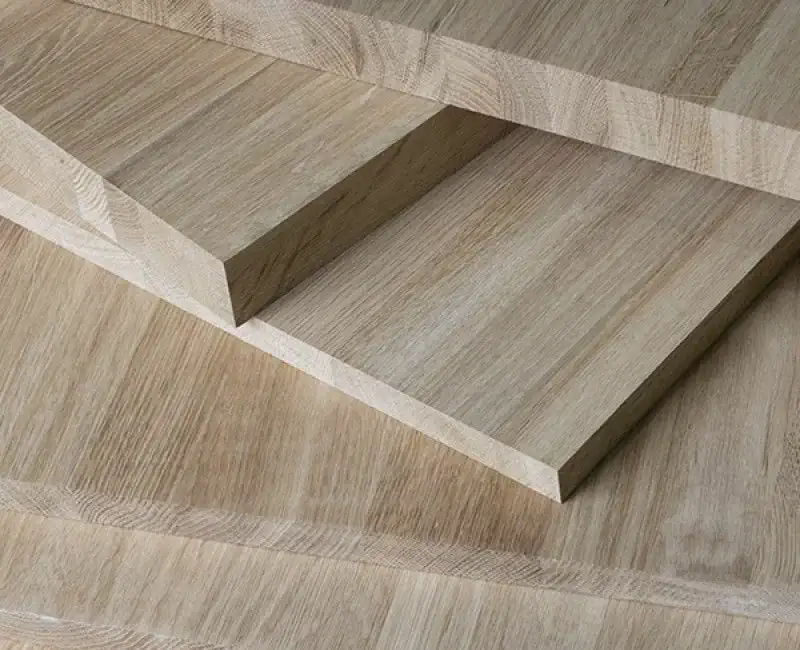 Мебельный щит Дуб 40мм А/В — цельноламельный, размер 600×3000 мм, площадь 1,8 м²